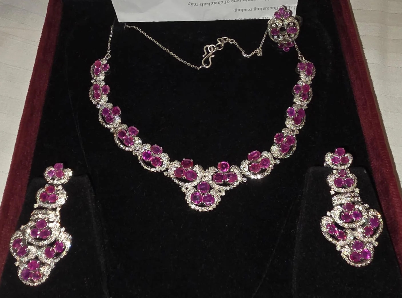 diamond-necklace_b1852eab
