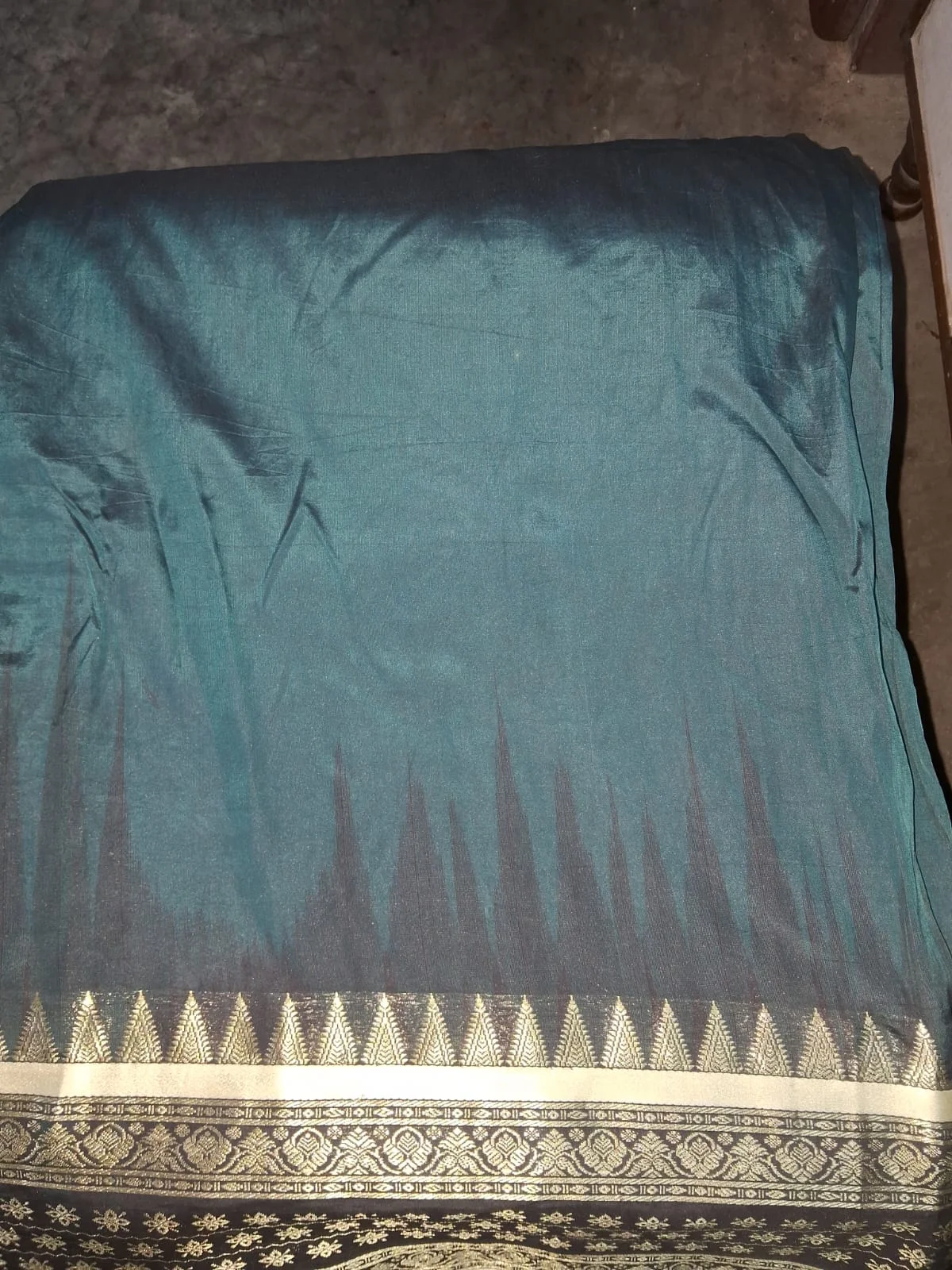 grey-silk-saree_ce5400e0